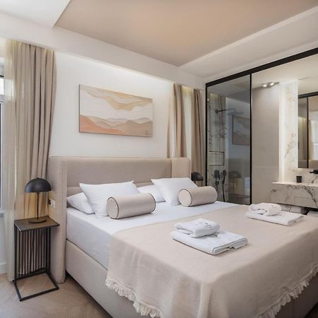 Luxury Rooms Le Prestige Few Minutes From Split'S Iconic Waterfront Exterior photo