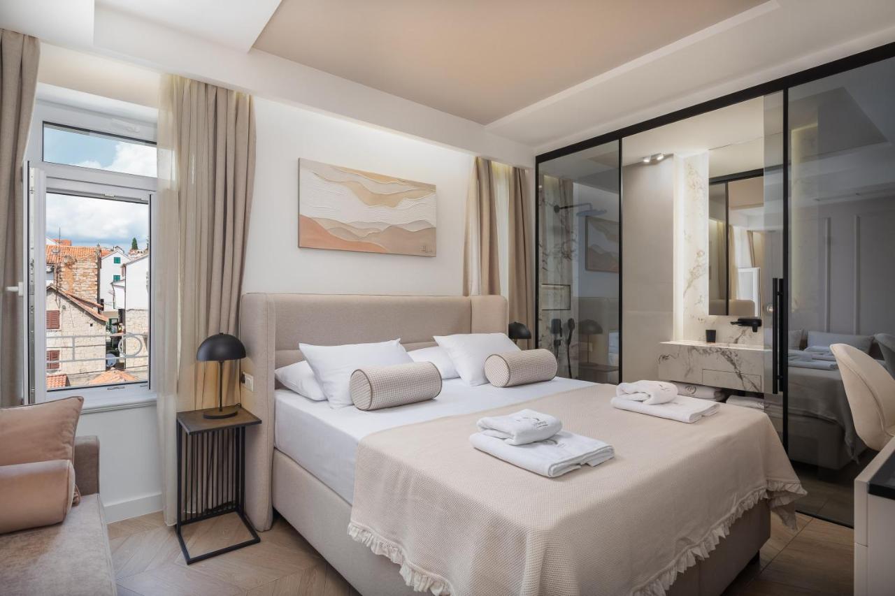Luxury Rooms Le Prestige Few Minutes From Split'S Iconic Waterfront Exterior photo