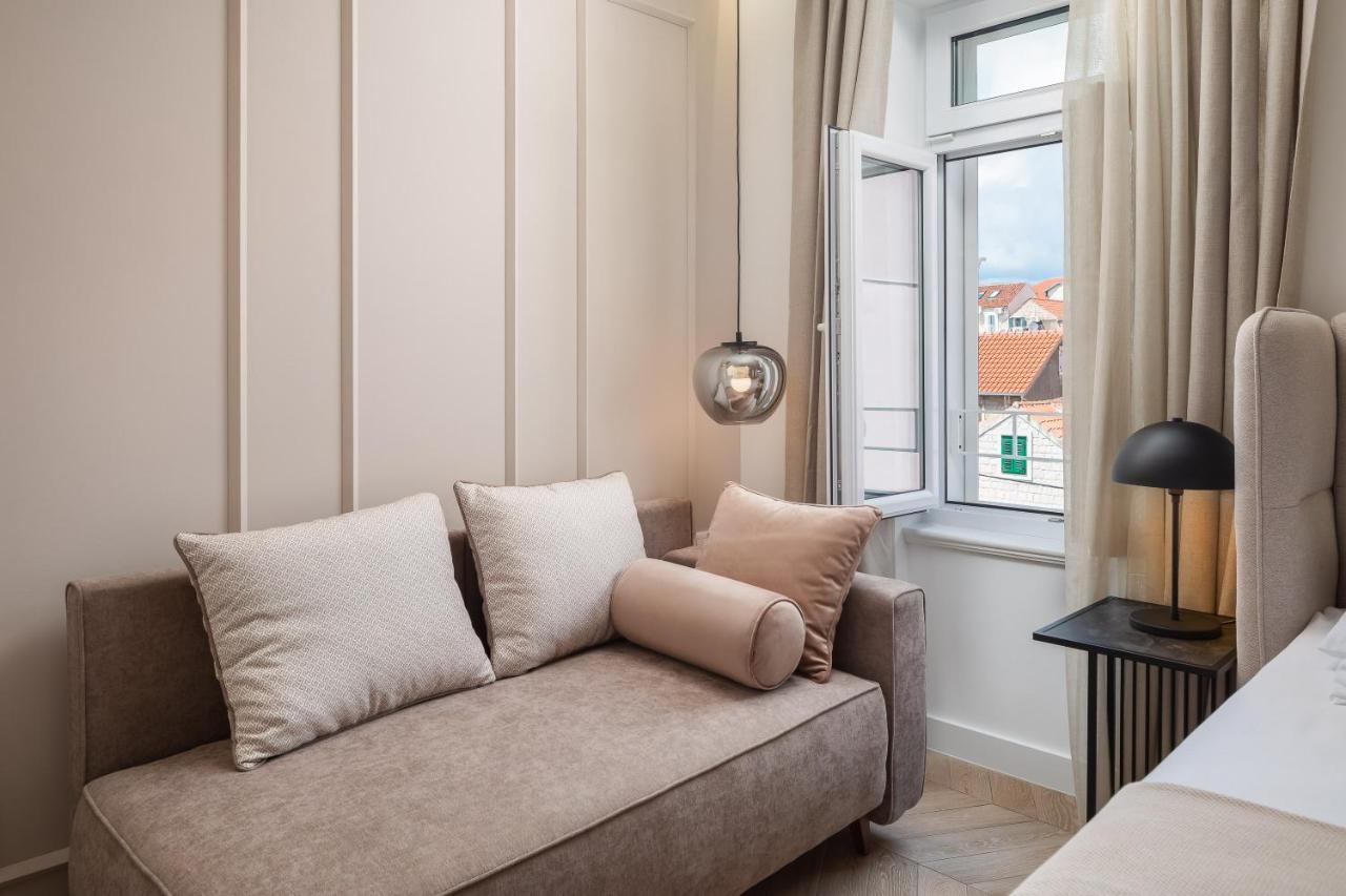Luxury Rooms Le Prestige Few Minutes From Split'S Iconic Waterfront Exterior photo