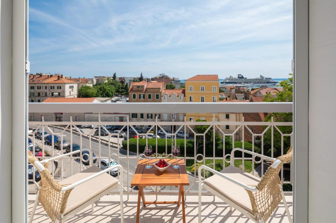 Luxury Rooms Le Prestige Few Minutes From Split'S Iconic Waterfront Exterior photo