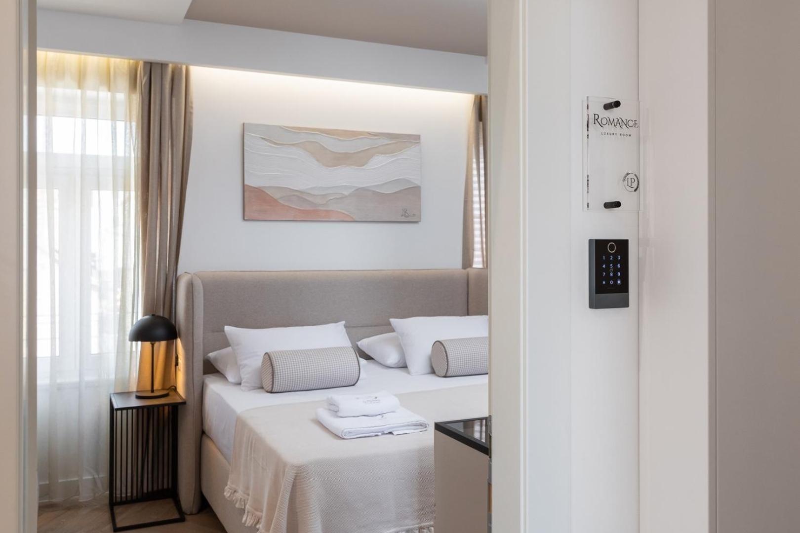 Luxury Rooms Le Prestige Few Minutes From Split'S Iconic Waterfront Exterior photo