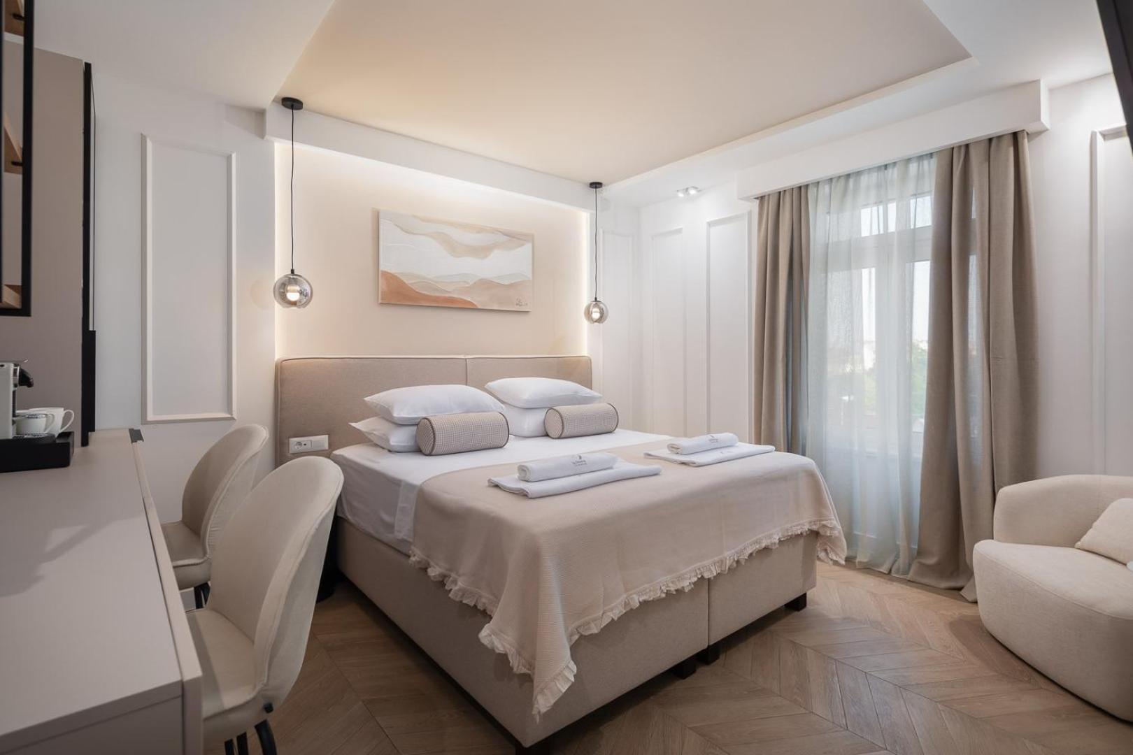 Luxury Rooms Le Prestige Few Minutes From Split'S Iconic Waterfront Exterior photo