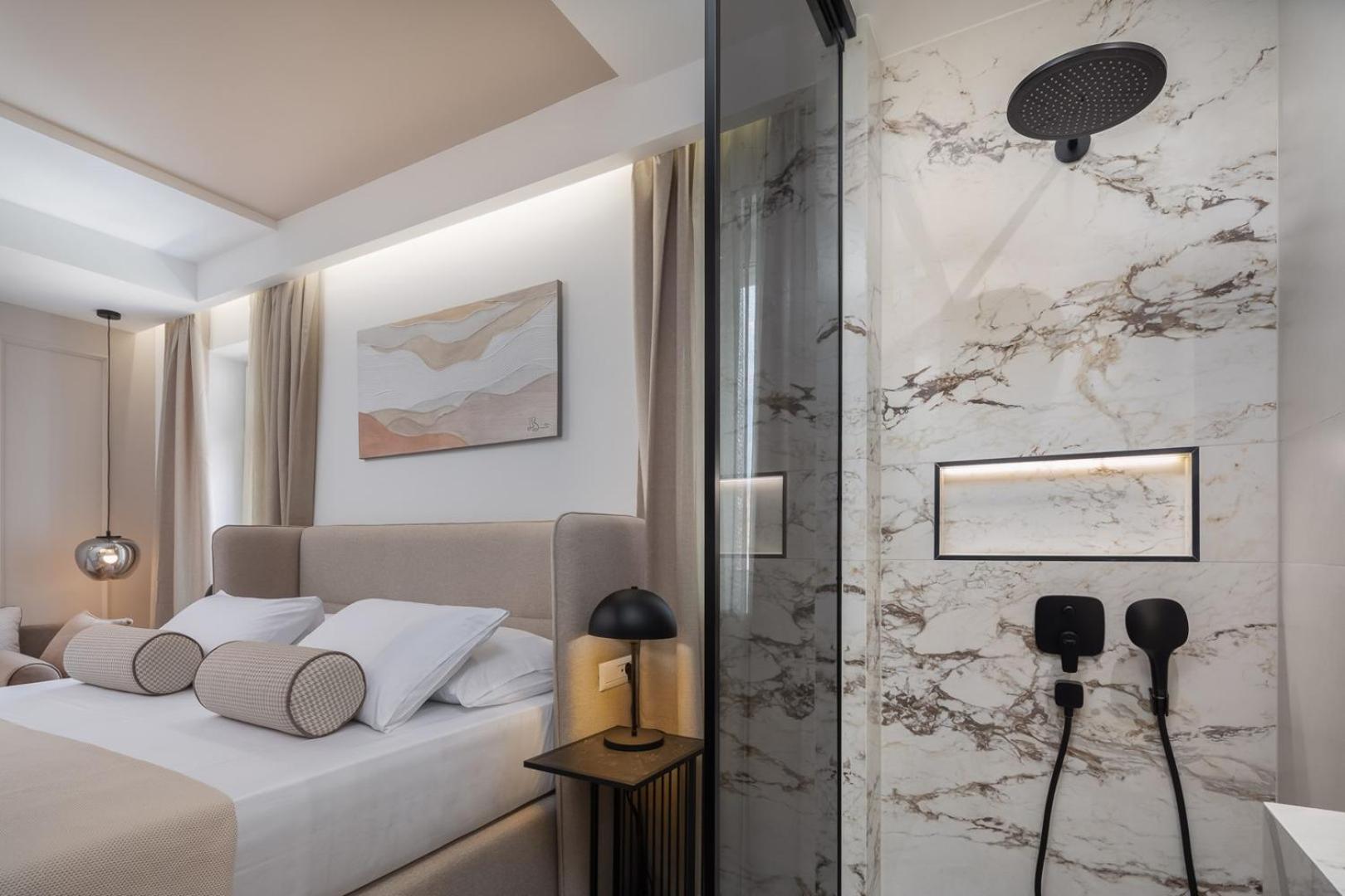 Luxury Rooms Le Prestige Few Minutes From Split'S Iconic Waterfront Exterior photo