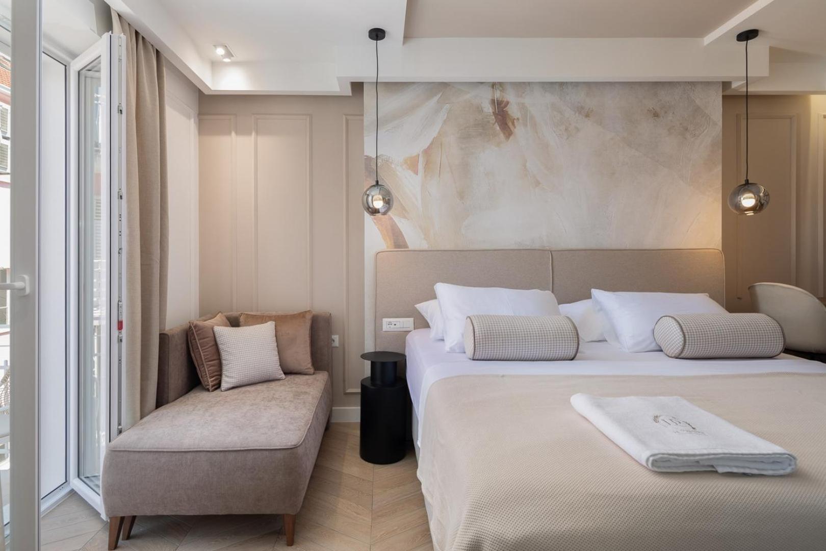 Luxury Rooms Le Prestige Few Minutes From Split'S Iconic Waterfront Exterior photo