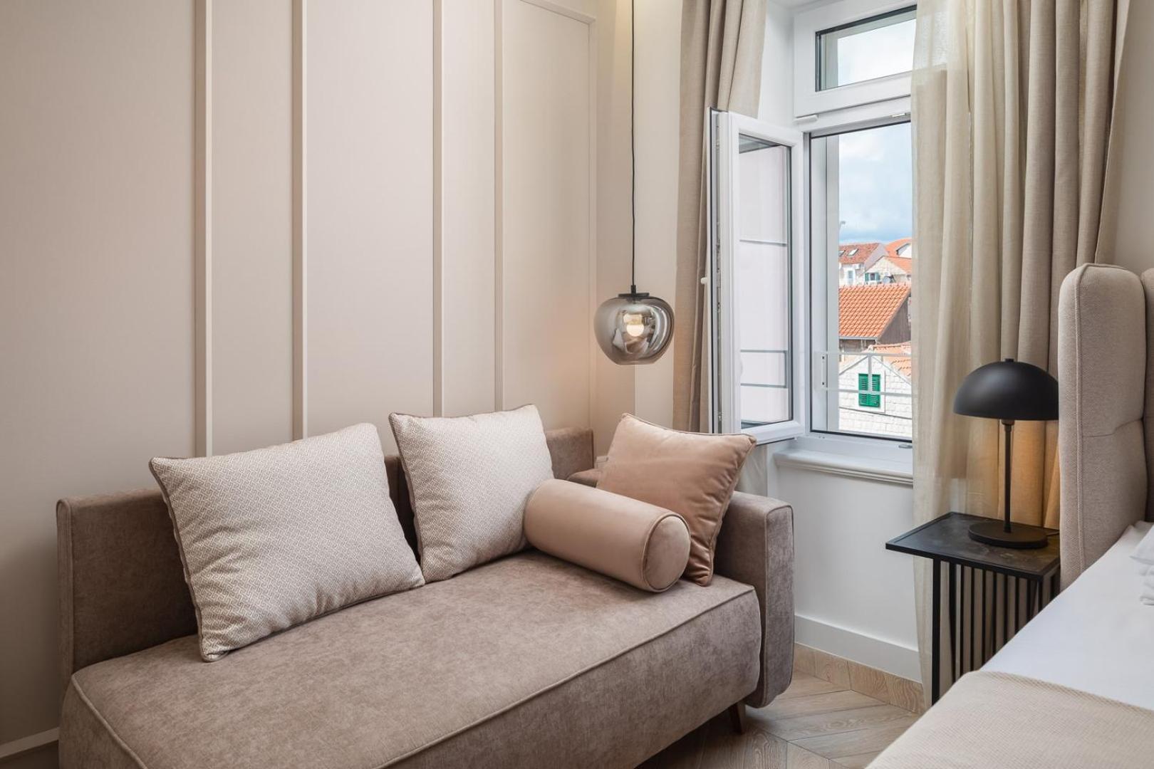Luxury Rooms Le Prestige Few Minutes From Split'S Iconic Waterfront Exterior photo