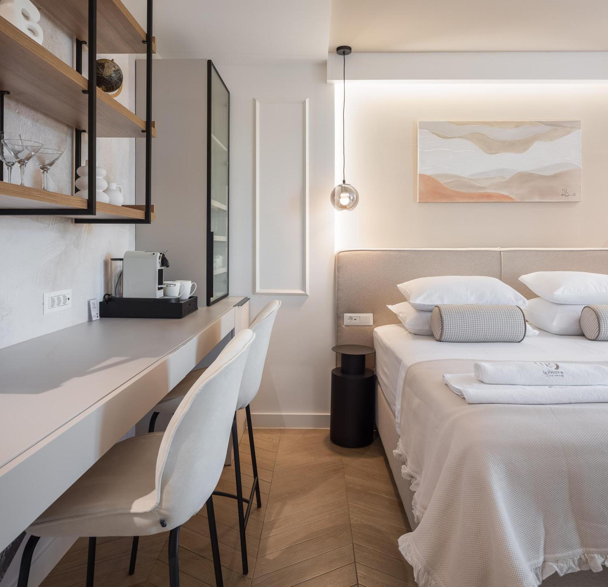 Luxury Rooms Le Prestige Few Minutes From Split'S Iconic Waterfront Exterior photo